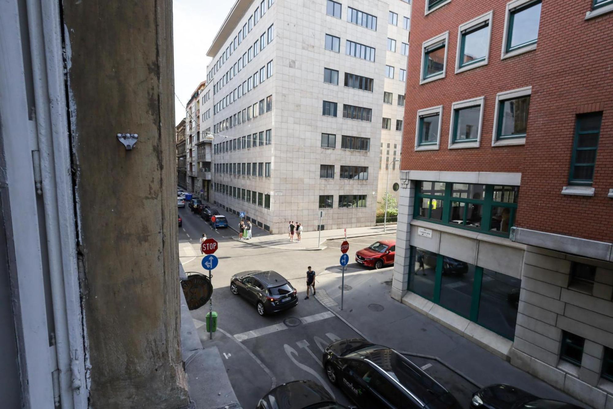 Budapest Pest-Port Apartment 4 Rooms For 16 Person — Photos 2